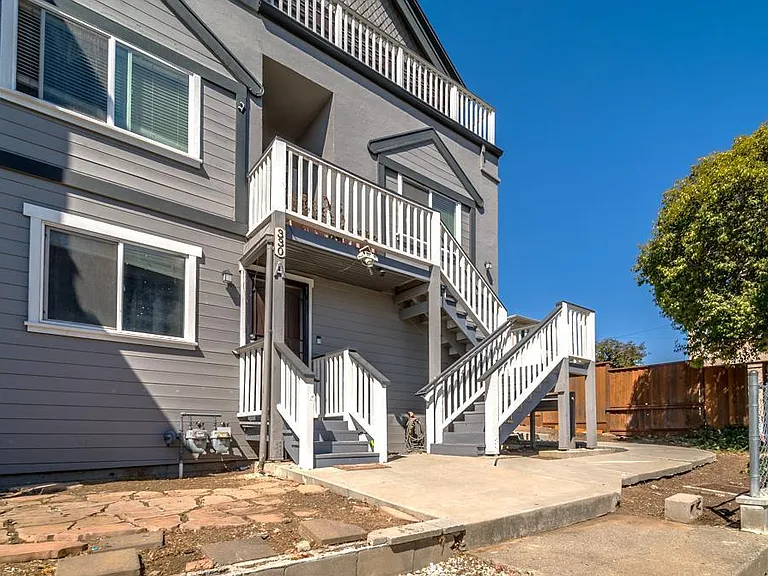330 Capitol St #C — Photo 7
