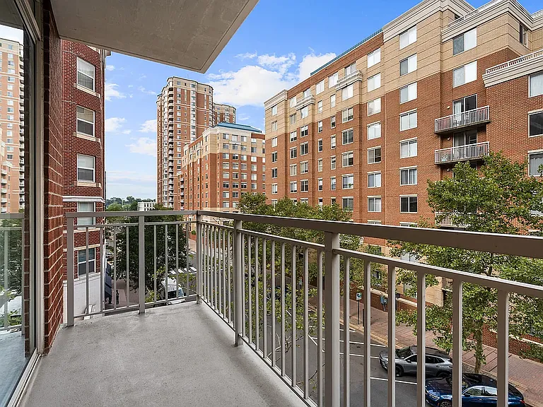 820 N Pollard St #311 — Photo 4