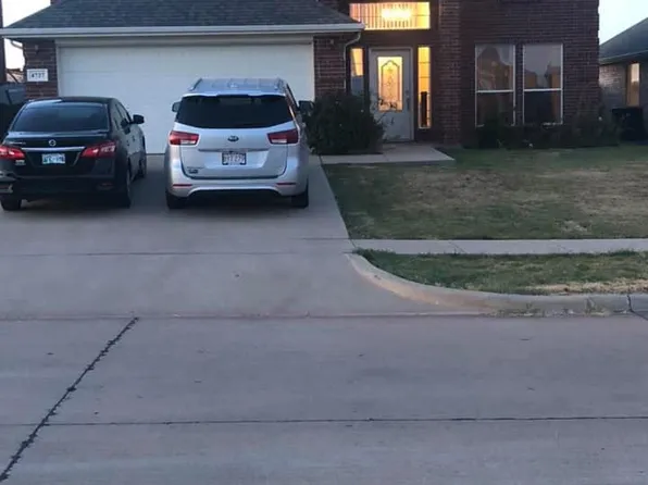 4737 SW Greenwich Dr, Lawton, OK 73505