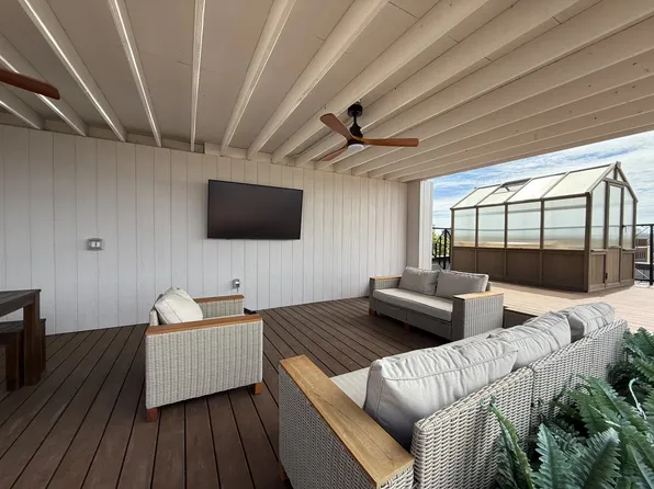 16 Howard Avenue image 1 of 11