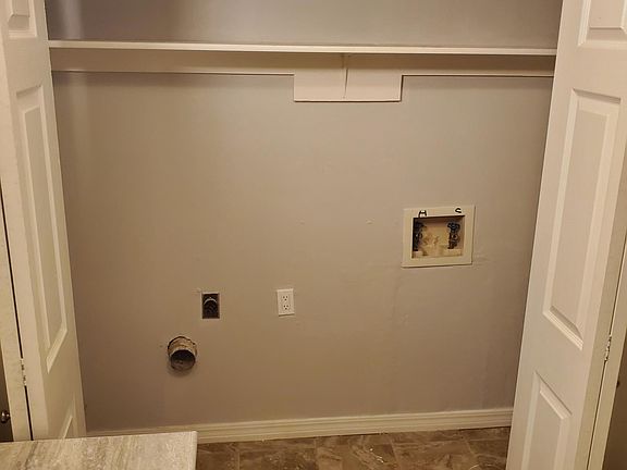 2nd image of 816 Hardy Springs Cir APT C