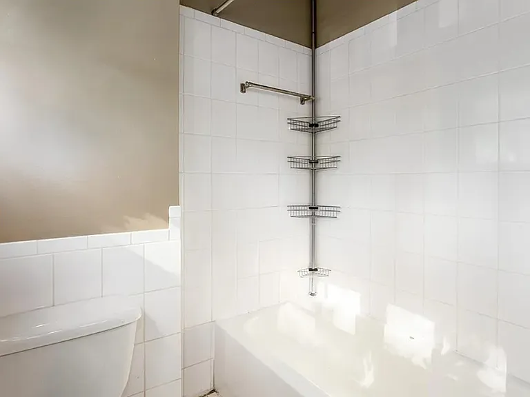 1002 Center St NW — Photo 11