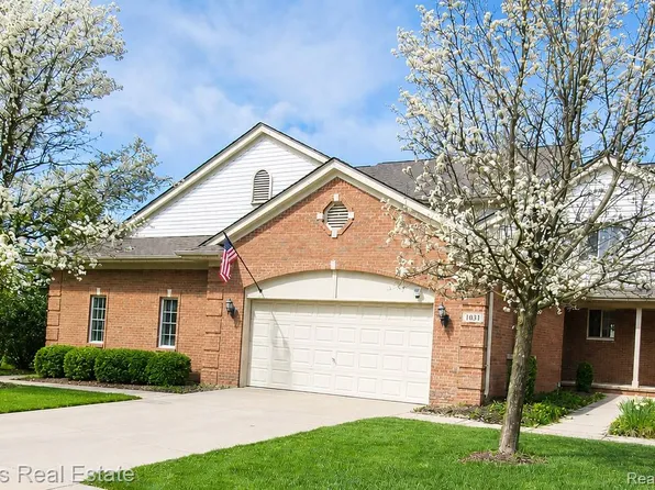 1031 Maya Ct, Troy, MI 48085