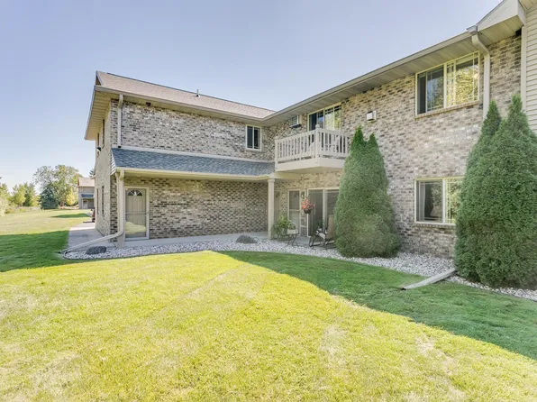 3331 N Casaloma Dr APT 19, Appleton, WI 54913