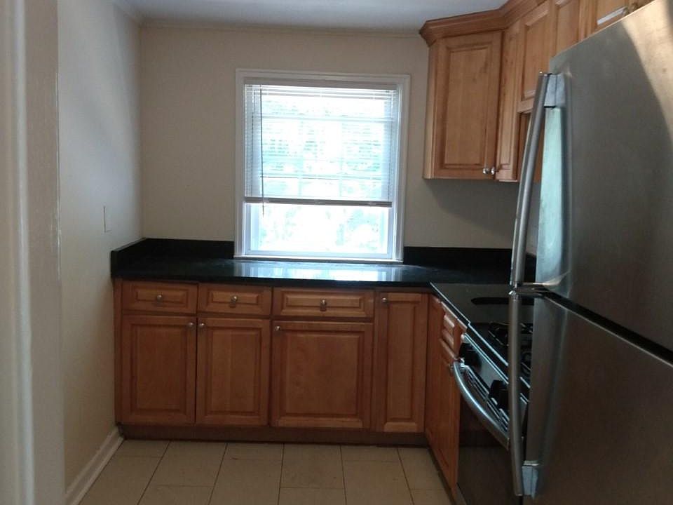 1st image of 136 Diamond St #136