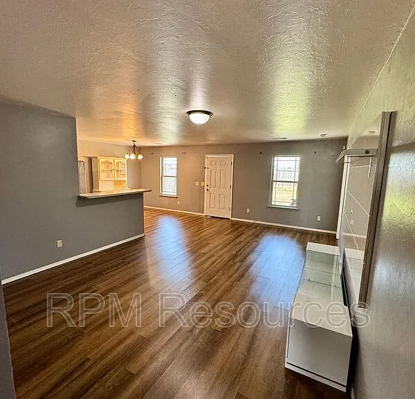 7404 Park Meadow Dr — Photo 5
