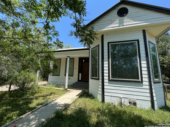 1207 Walnut, Jourdanton, TX 78026