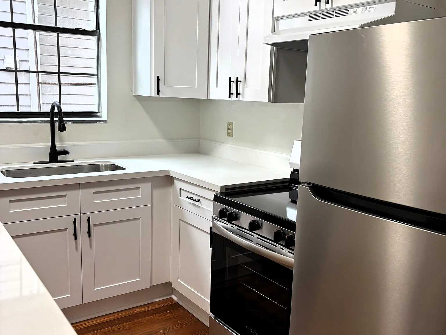 4 bed, $1,000 — Photo 2