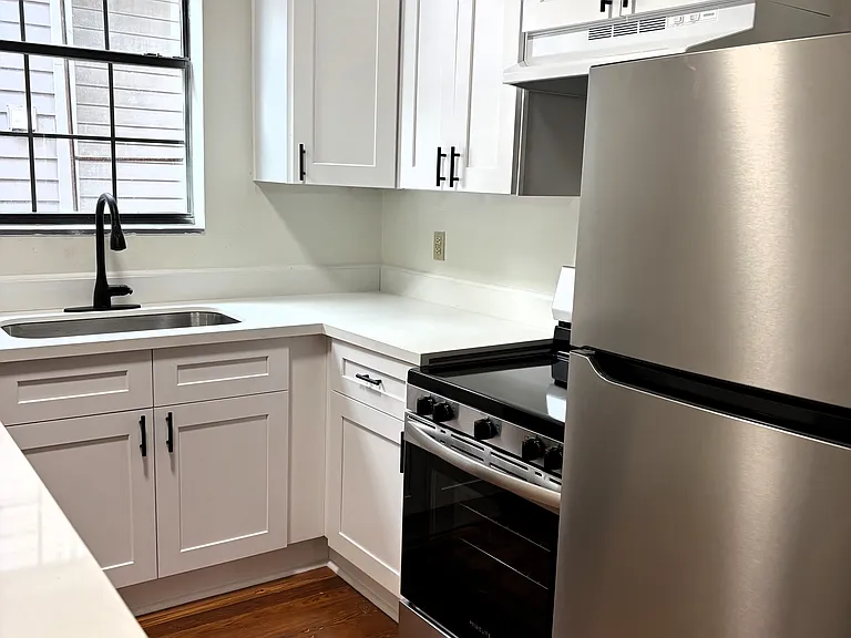 7100 Zimpel St #B — Photo 2