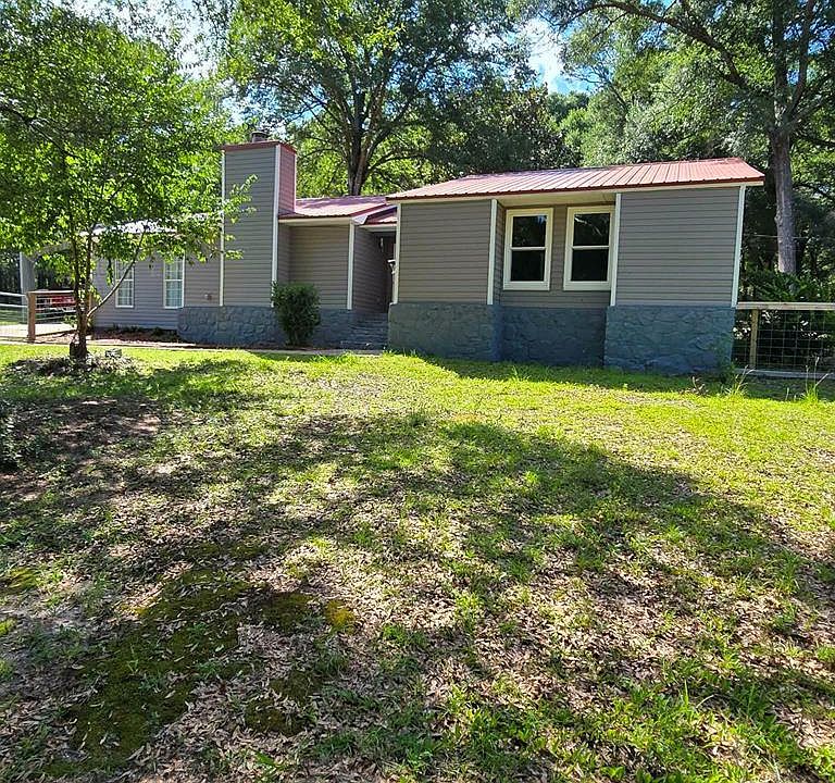 1st image of 445 Deer Path Farms Rd