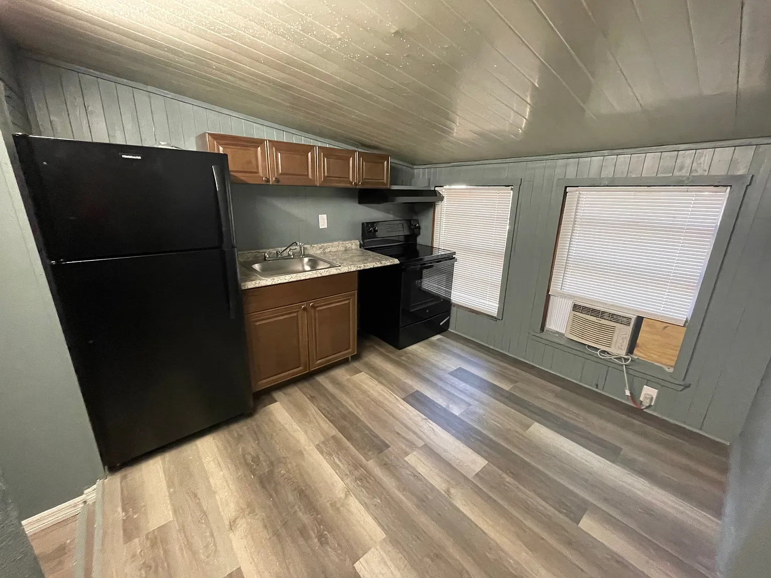 Studio, 786 sqft, $1,450 — Photo 3