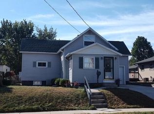 835 Summit St, Manitowoc, WI 54220