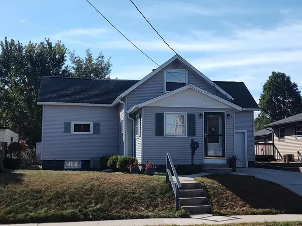 835 Summit STREET, Manitowoc, WI 54220