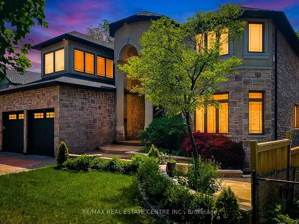 656 Highvalley Rd, Hamilton, ON L9G 4E9
