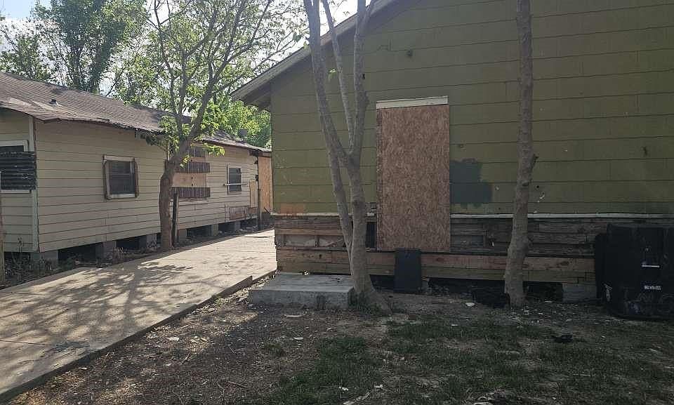 2nd image of 3920 Wayne St