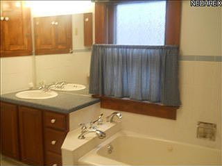 5th image of 113 Fairview Ave