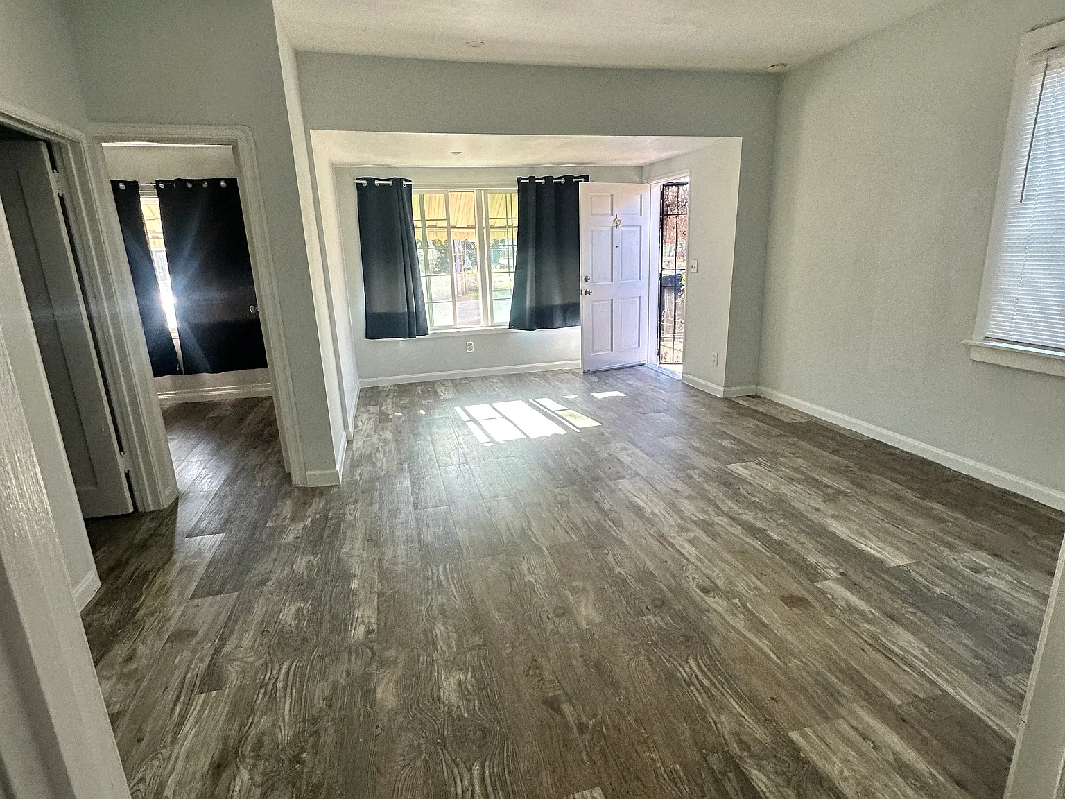 22842 Francisco St — Photo 2