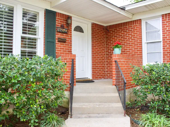 9850 Gooding Dr, Dallas, TX 75220