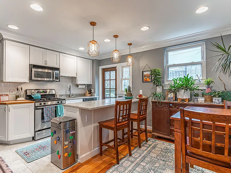 1206 Colonial Ave — Photo 10