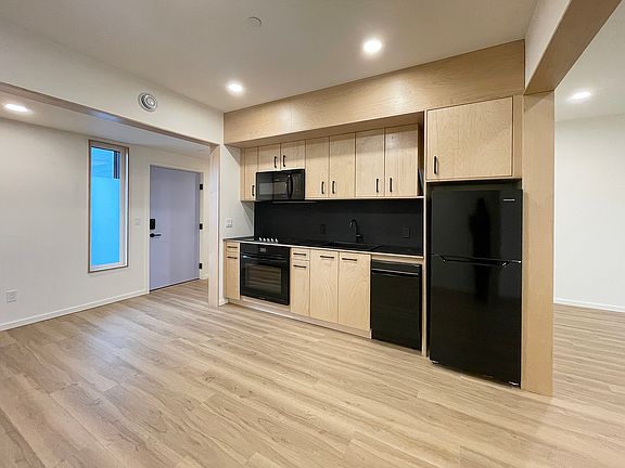 2nd image of 1614 6th Ave #303