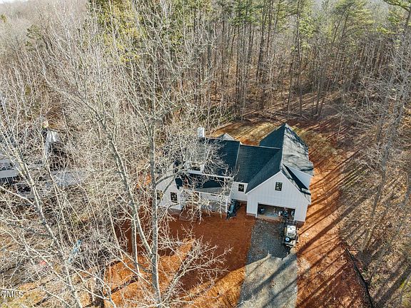 3rd image of 2030 Thoroughbred Ln