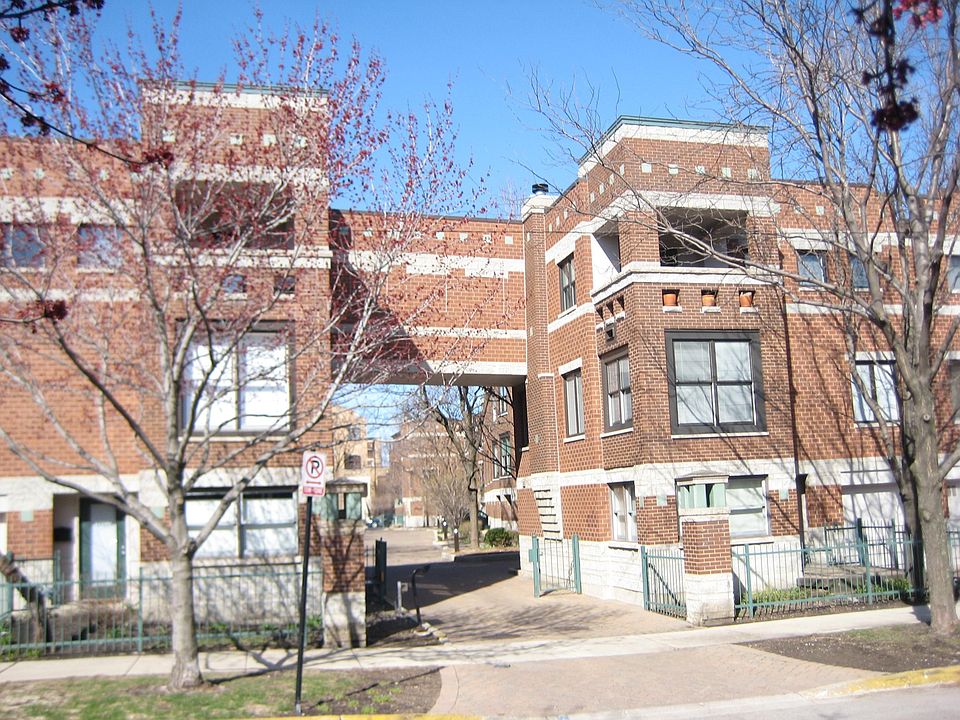 1st image of 2730 N Greenview Ave APT C
