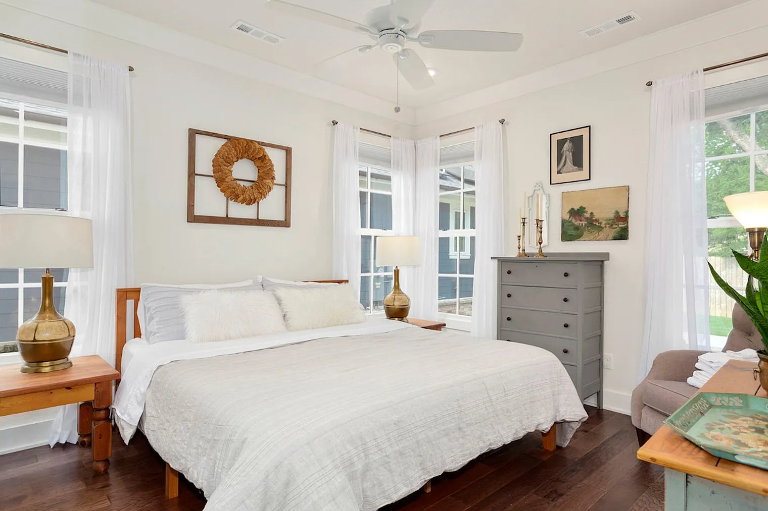 3 bed, 2.0 bath, 1905 sqft, $5,126 — Photo 3