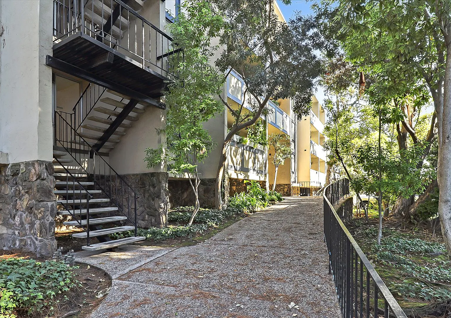 1 bed, 773 sqft, $2,750 — Photo 3