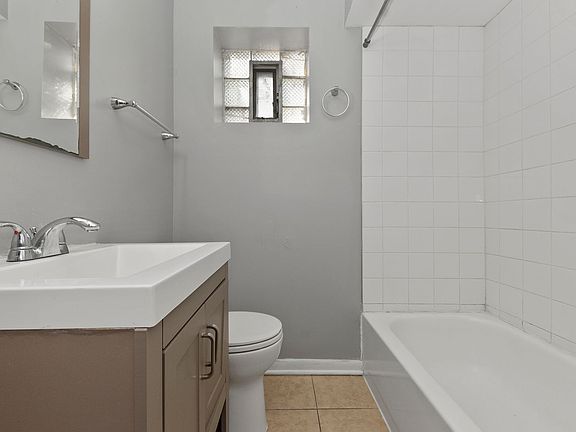 5th image of 4240 S Michigan Ave #1N