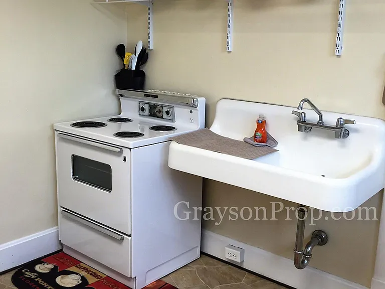 1330 Chestnut St #UPSTAIRS — Photo 7