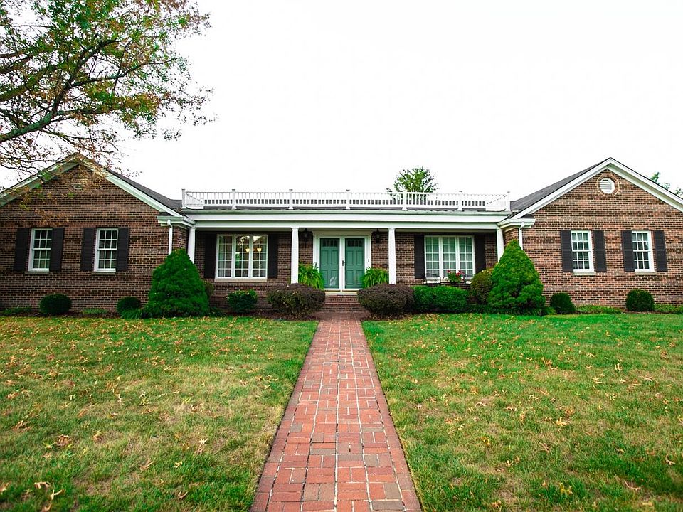 1st image of 415 Linden Ln