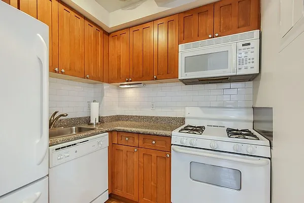 Rented by Corcoran | media 25