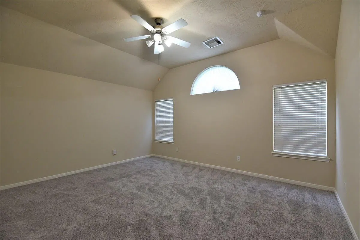 4609 Pompton Ct — Photo 3