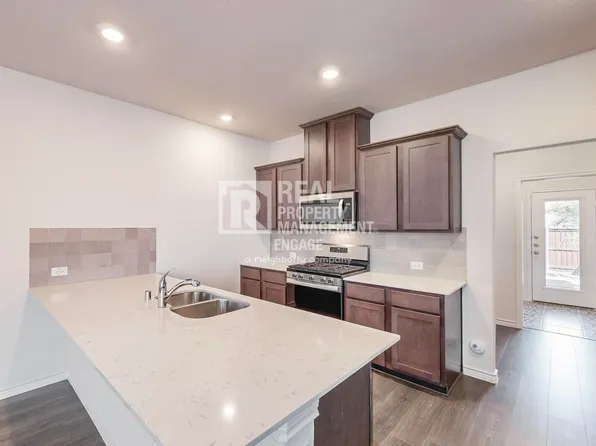 2321 Astapor Dr, Aubrey, TX 76227