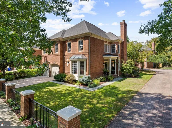 4825 26th St N, Arlington, VA 22207