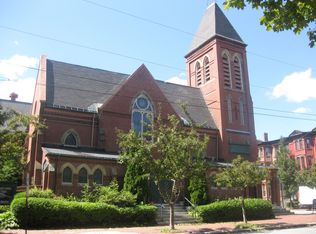 32 Thomas St #1, Portland, ME 04102