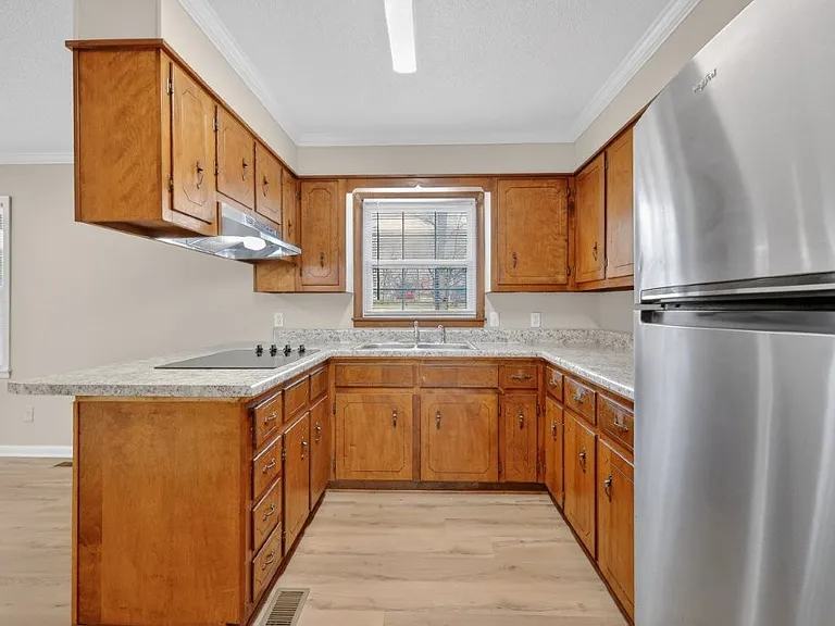 105 Kingwood Ave — Photo 6