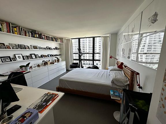 4th image of 600 NE 36th St APT 1711