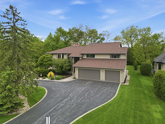 3rd image of 732 Royal Dublin Ln