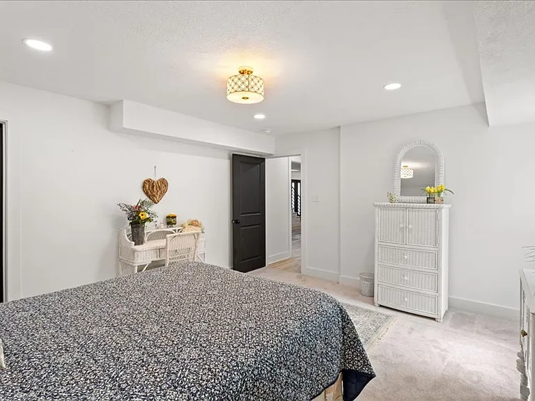 813 N Cedar Bluff Rd — Photo 27