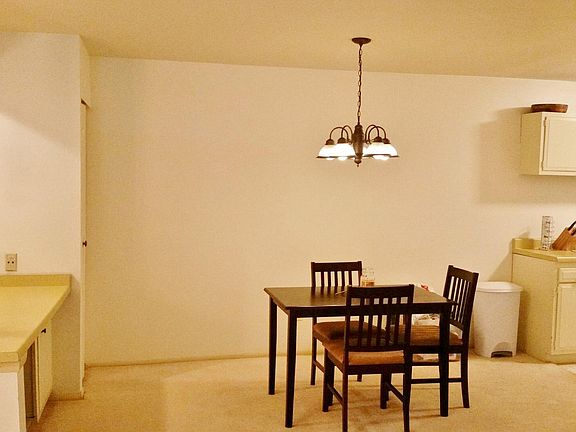 3rd image of 204 Williamsburg Dr