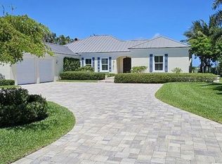 8 Island Rd, Sewalls Pt, FL 34996
