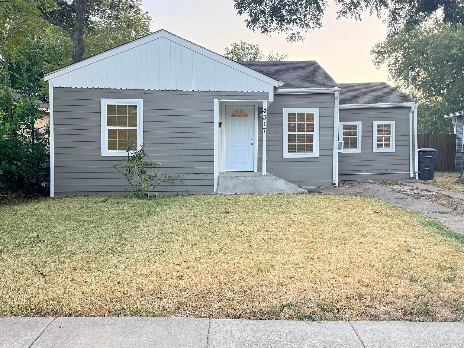 2 bed, 1026 sqft, $1,695 — Photo 1