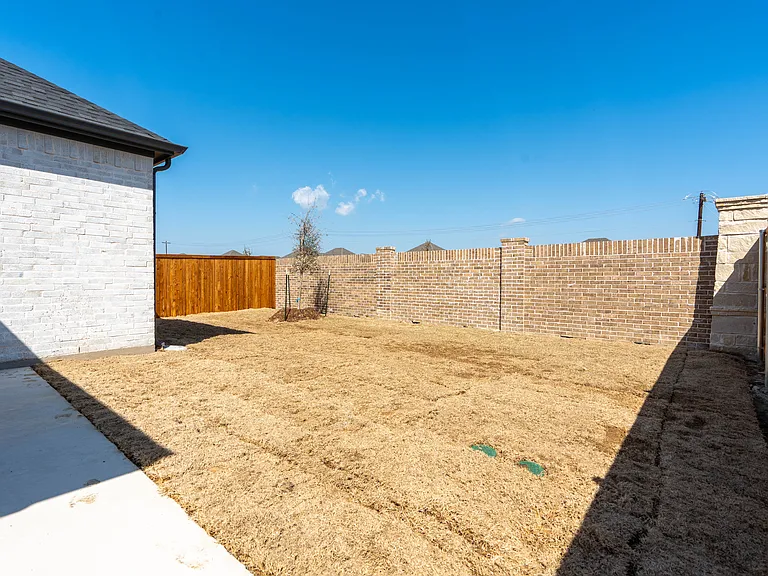 712 Melody Hill Dr — Photo 32