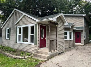 524 Valley Rd, Twin Lakes, WI 53181