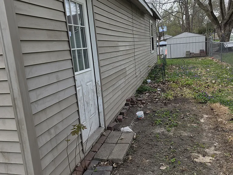 420 W State St — Photo 26