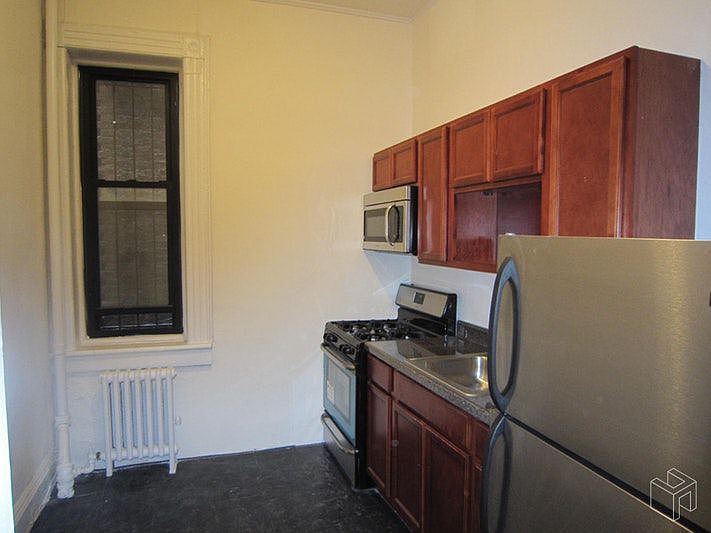 2nd image of 214 Clinton St APT 2A