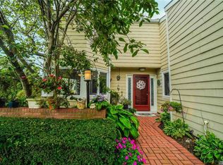 16 Lakeside Ln, Bay Shore, NY 11706