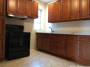 3170 36th St APT 2R, Astoria, NY 11106