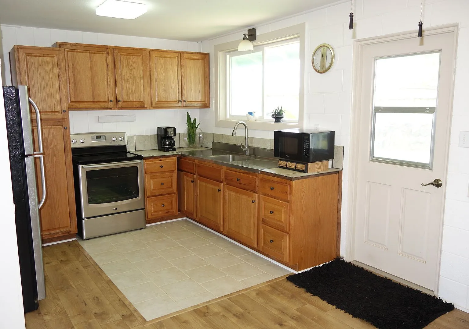 3 BD / 1.5 BA Home in Waialua! — Photo 4